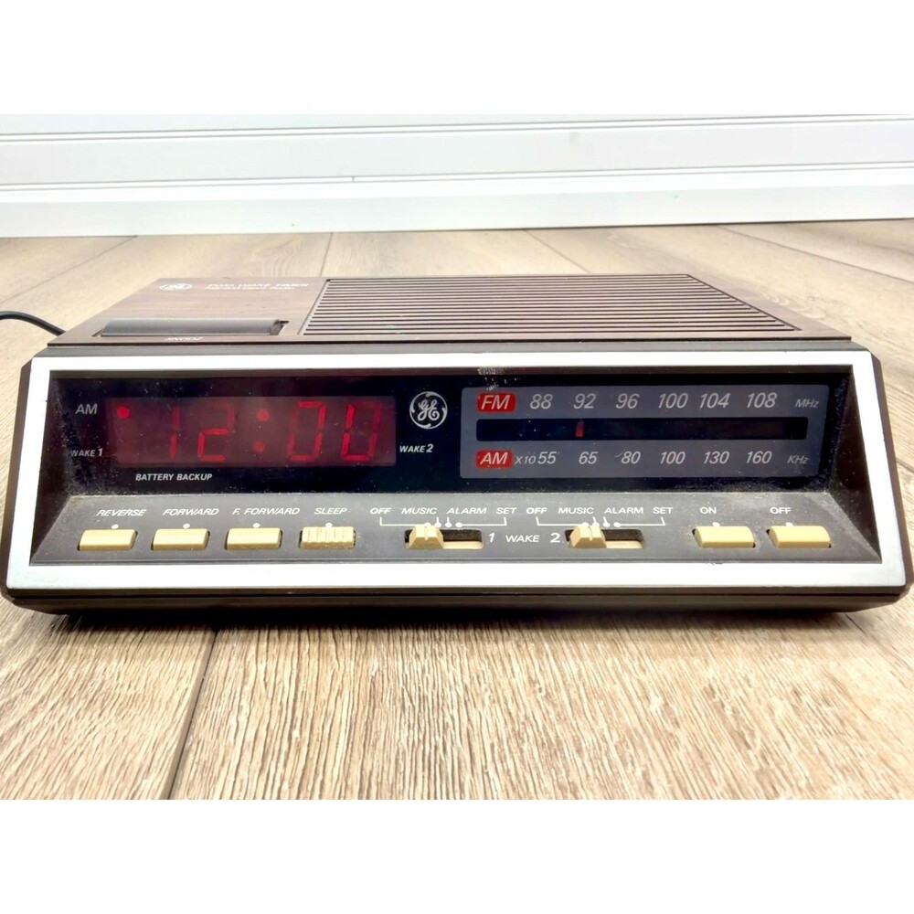 Vintage GE 7-4612B Digital Alarm Clock Radio General Electric Tested Works